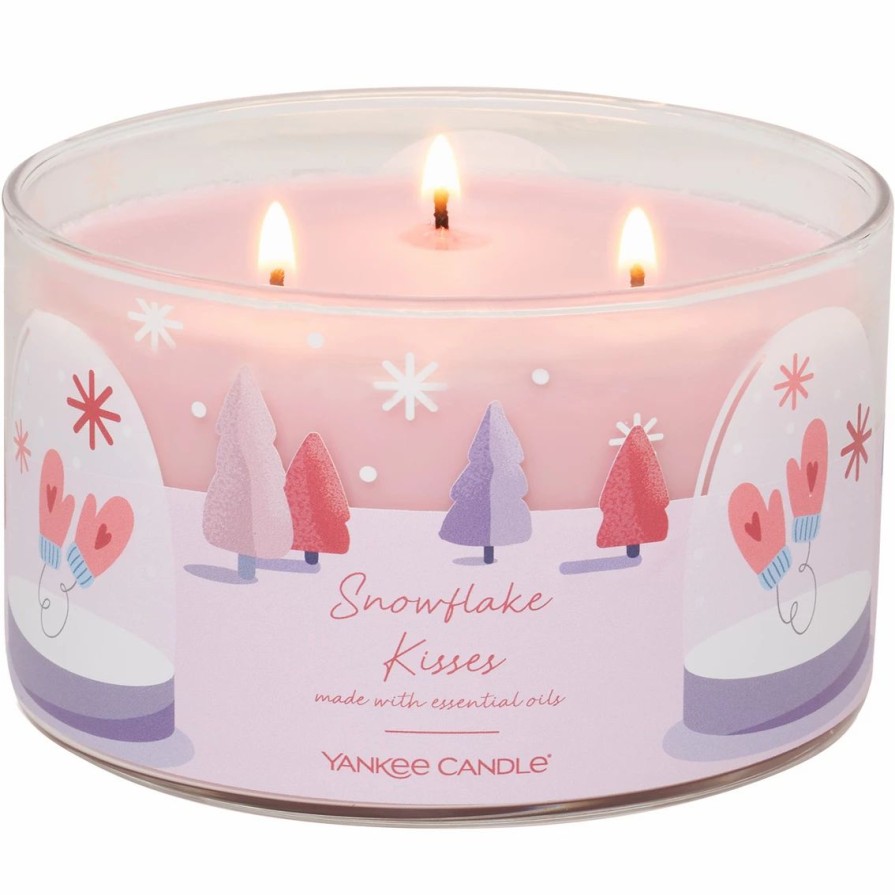 Home Decor * | Budget Yankee Candle Snowflake Kisses 3 Wick Candle