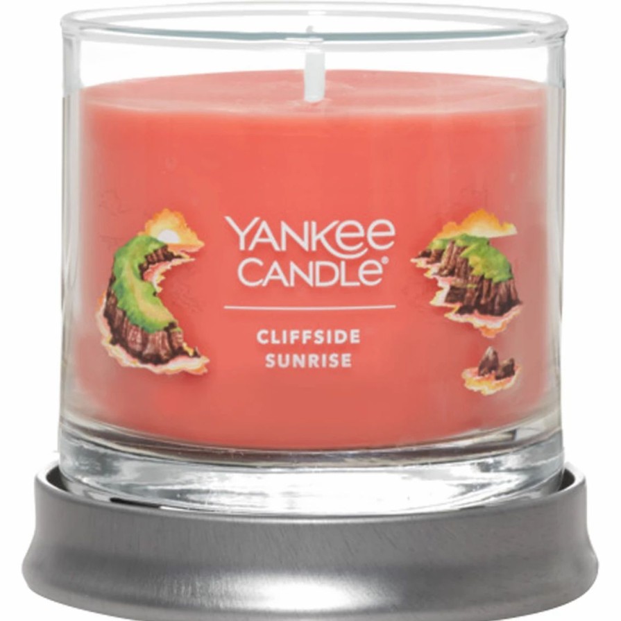 Home Decor * | Hot Sale Yankee Candle Cliffside Sunrise Signature Small Tumbler Candle